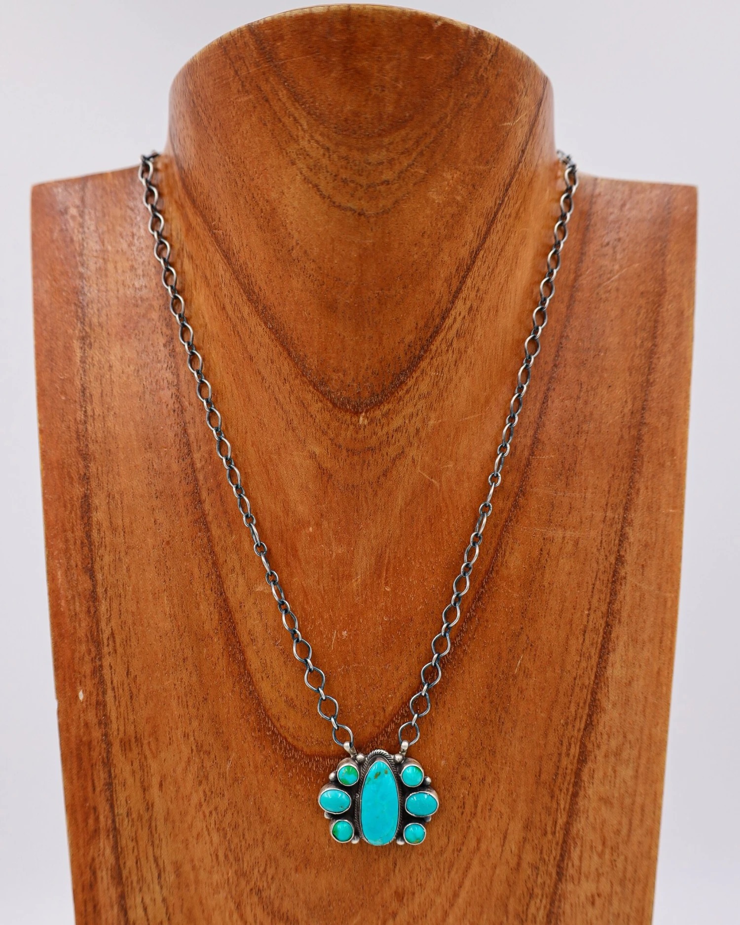 7 SMALL TURQUOISE STONES ON CHAIN NECKLACE 2 7 SMALL TURQUOISE STONES ON CHAIN NECKLACE - Image 2