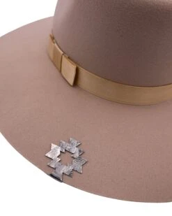 THE WINGED HEART SANTA FE STAINLESS HAMMERED HAT CLIP