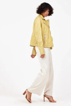 MAURITIUS WOMEN'S SOFIA JACKET- YELLOW -Steelers Style 20220731 2722 720x ab7badce c957 408c bc16 fd45a635d35a