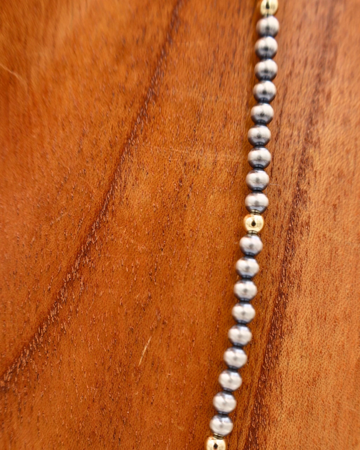 RICHARD SCHMIDT 24" NAVAJO PEARL AND GOLF FILLED 4MM BEAD NECKLACE 4 RICHARD SCHMIDT 24" NAVAJO PEARL AND GOLF FILLED 4MM BEAD NECKLACE - Image 4