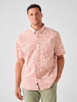 Faherty Short-Sleeve Stretch Playa Shirt -Steelers Style SP23 faherty mens MWS2306 CTP SS STRETCH PLAYA SHIRT CORAL TILE PRINT EXTENDED crop 1 2000x 106431da 8517 4914 8db9 e04b447443dd
