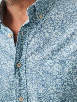 Faherty Short-Sleeve Breeze Shirt -Steelers Style SP23 faherty mens MWS2332 TWH SS BREEZE SHIRT TEAL WATERS HILO detail 1 2000x 7215d290 d8ba 4a7f b3b8 8cb7e0cab025