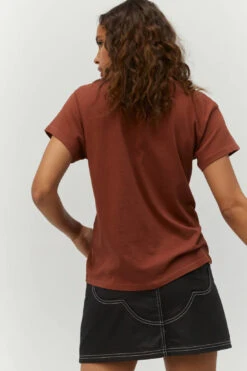 DAYDREAMER WILLIE NELSON WHISKEY LABEL TOUR TEE -Steelers Style T1360WIL615 SABLE WILLIENELSONWHISKEYLABELTOURTEE ECOMMCROPPED 2 1100x 5179b5e1 b911 4735 8256 dc8e8218edad