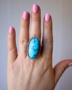 TURQUOISE OVAL TEXTURED BAND RING- SIZE 10