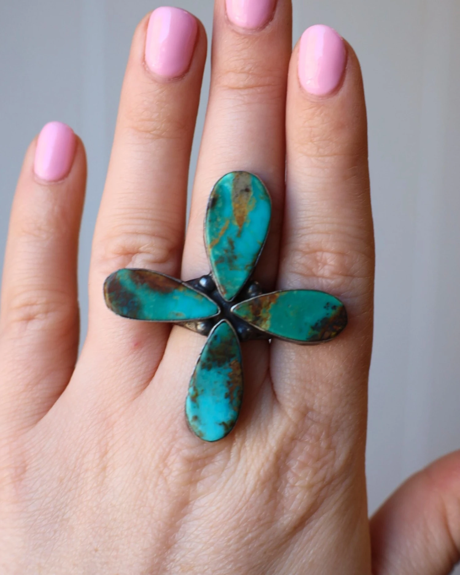 4 TURQUOISE TEARDROPS RING- SIZE 6 2 4 TURQUOISE TEARDROPS RING- SIZE 6 - Image 2