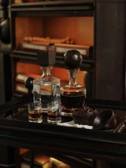 JAN BARBOGLIO EL BLOCK DECANTER -Steelers Style psjan0820178 WEB 1024x1024 7b2d1690 dc8b 4be5 8054 72bf8cbc390e